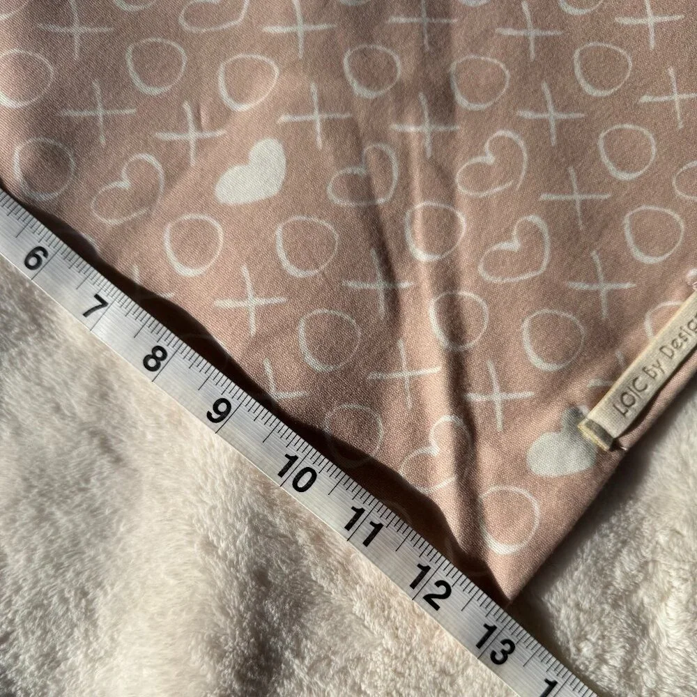 NWT Loic by Design XOXO Pattern Dog Bandana for Valentine's Day, Pink, Size M